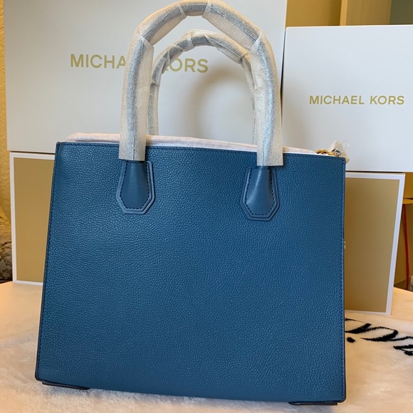 MichaelKors Mercer Large Saffiano Leather ToteBag - Picture 4 of 12
